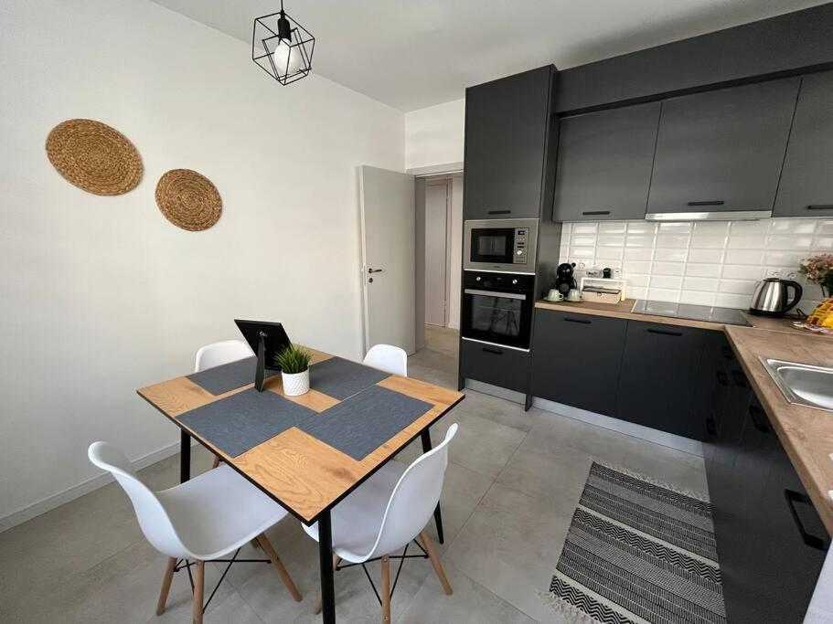 Modern City Center 2 Bedroom Apartment Sofia Exterior foto